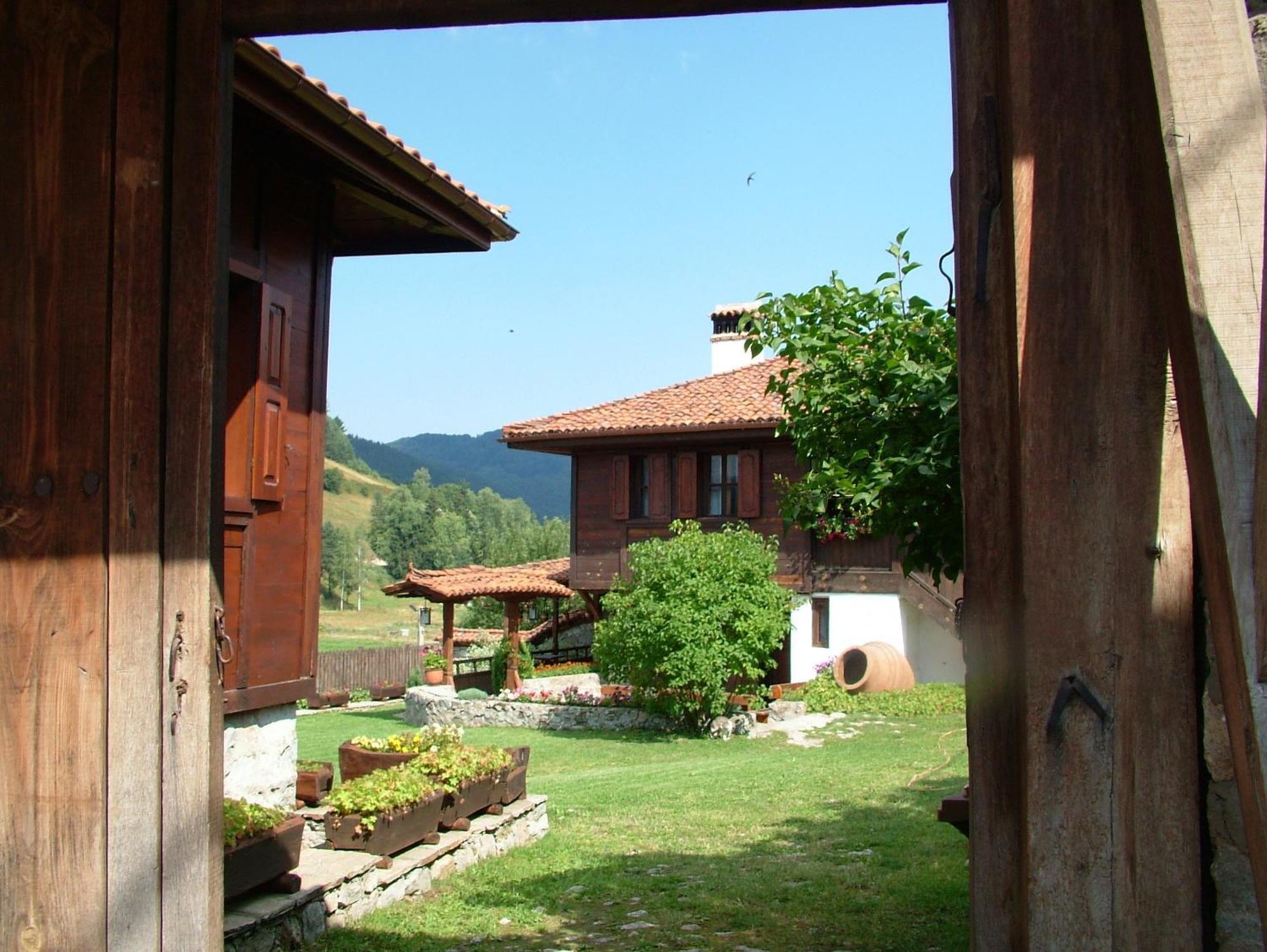 Hadji Neikovi Guest Houses Koprivshtitsa Esterno foto