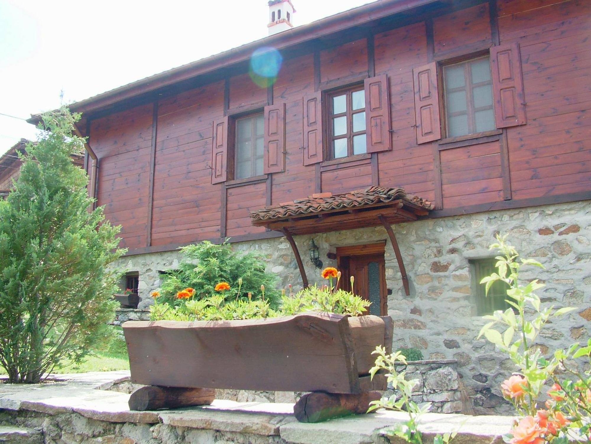 Hadji Neikovi Guest Houses Koprivshtitsa Esterno foto