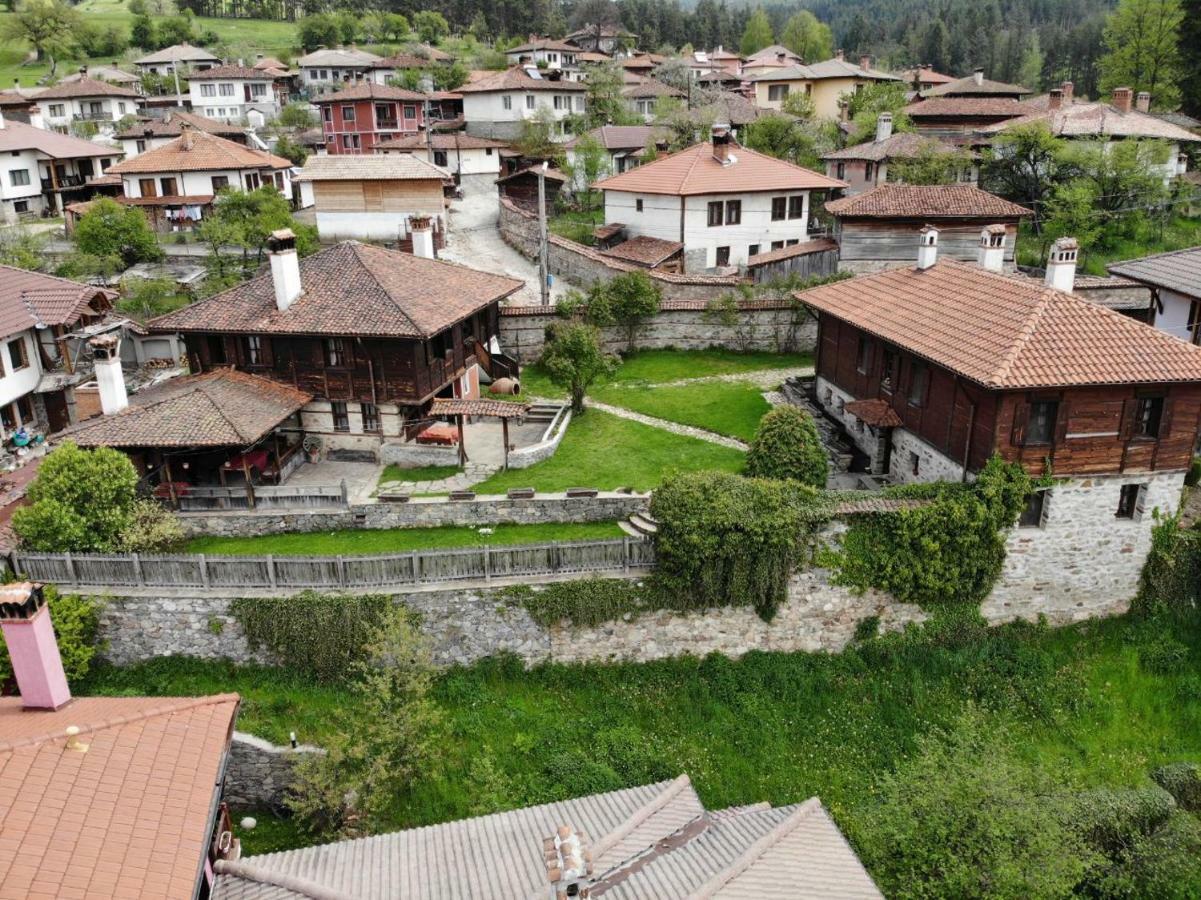 Hadji Neikovi Guest Houses Koprivshtitsa Esterno foto