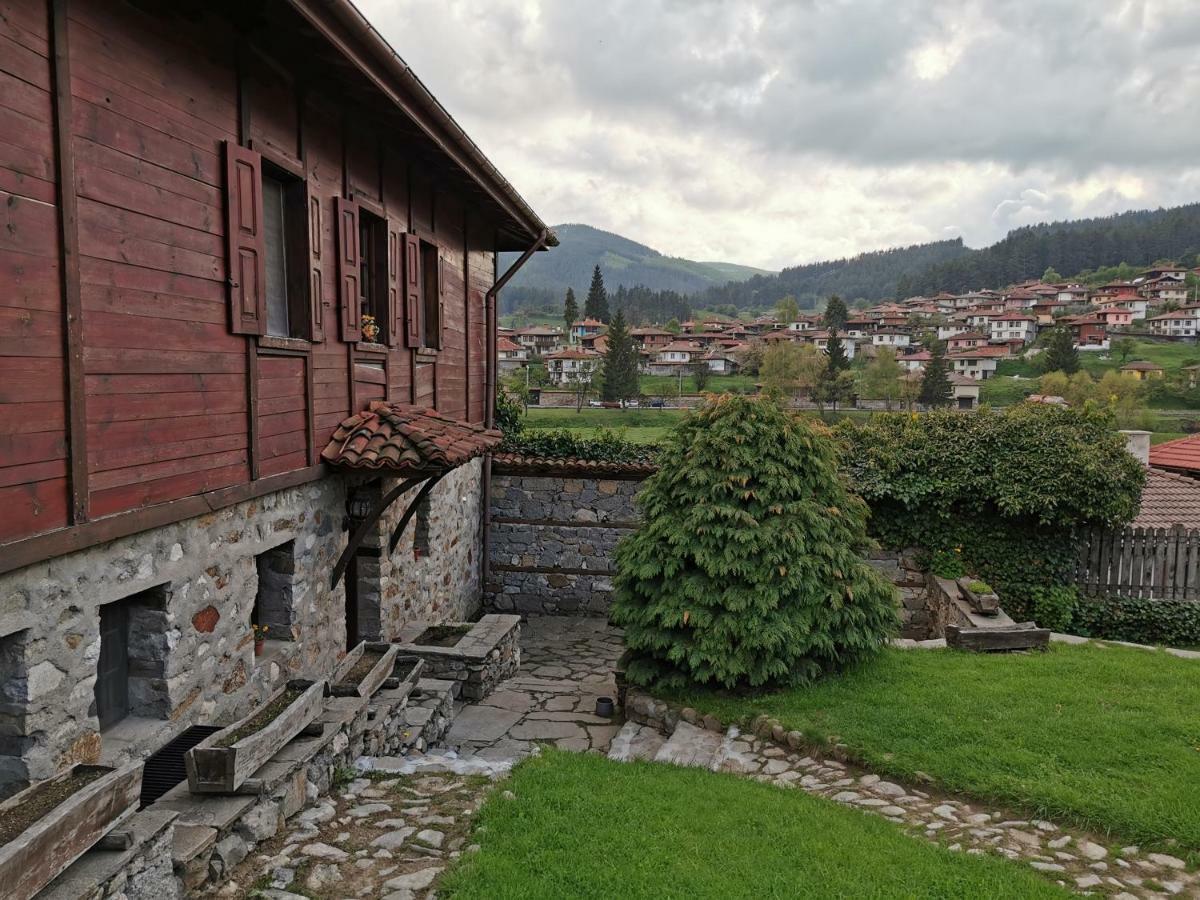 Hadji Neikovi Guest Houses Koprivshtitsa Esterno foto