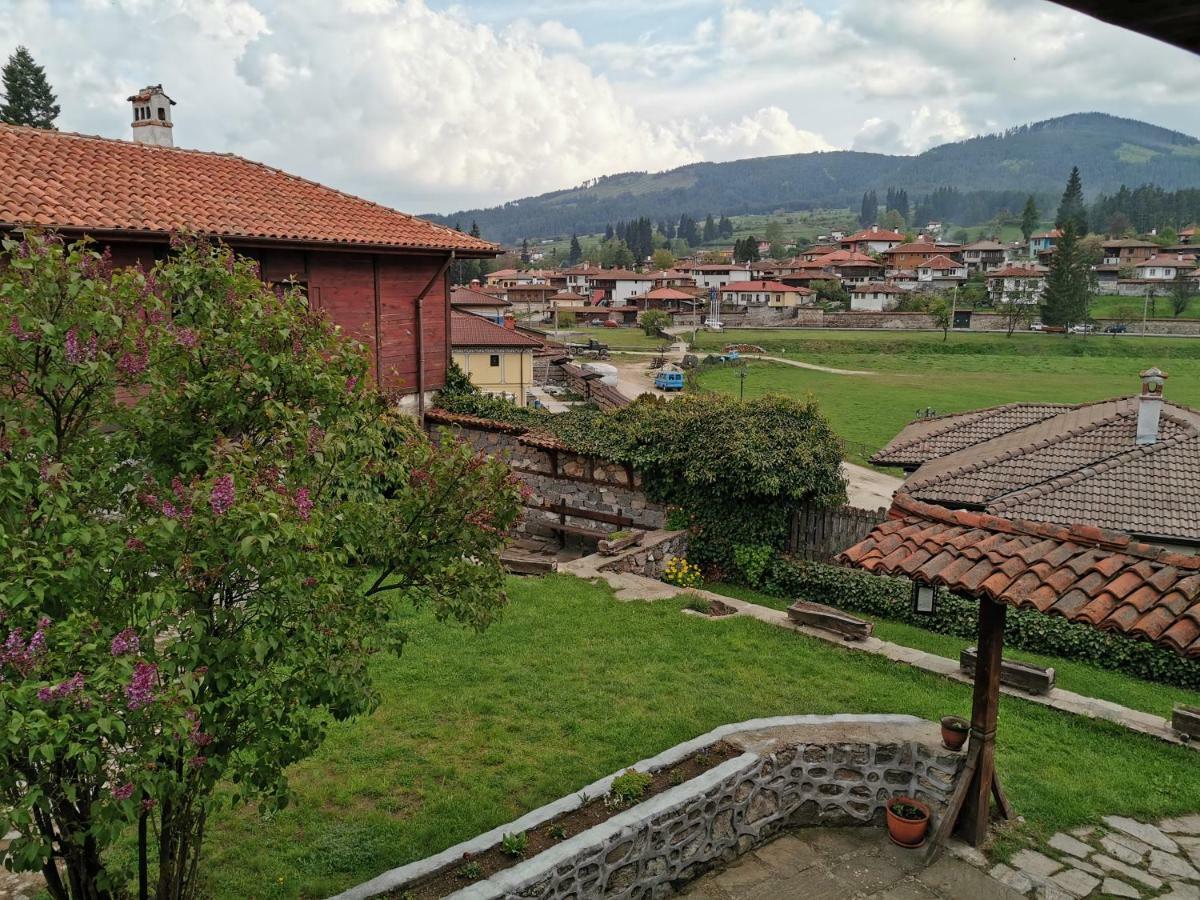 Hadji Neikovi Guest Houses Koprivshtitsa Esterno foto