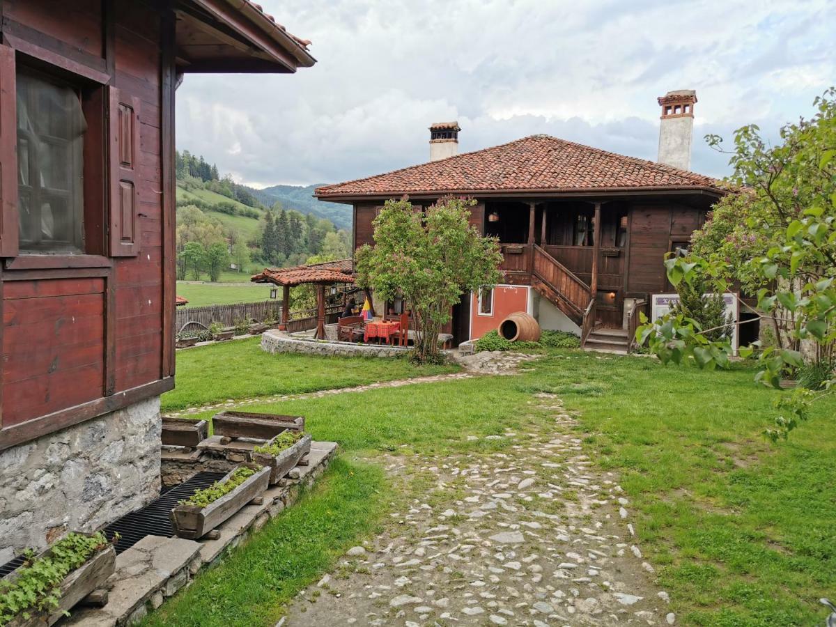 Hadji Neikovi Guest Houses Koprivshtitsa Esterno foto