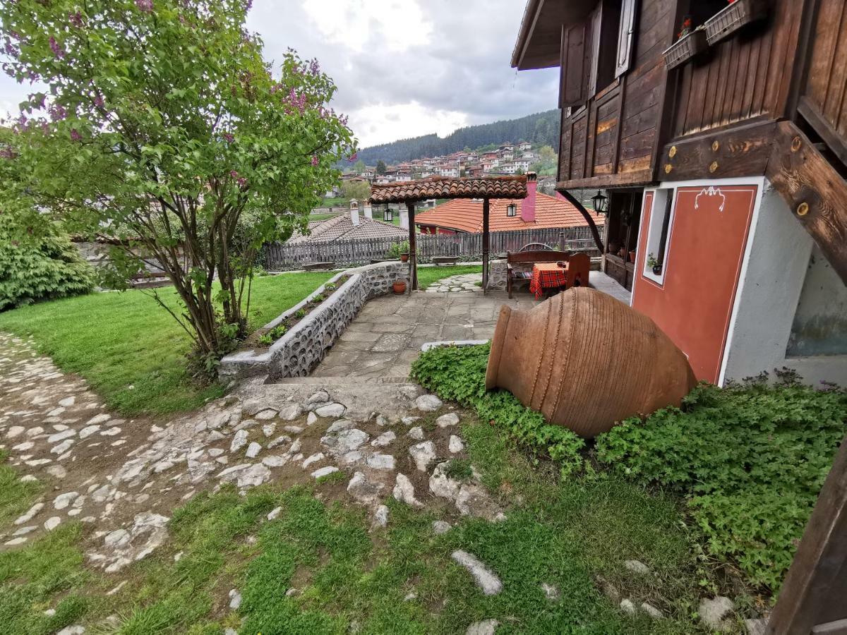 Hadji Neikovi Guest Houses Koprivshtitsa Esterno foto