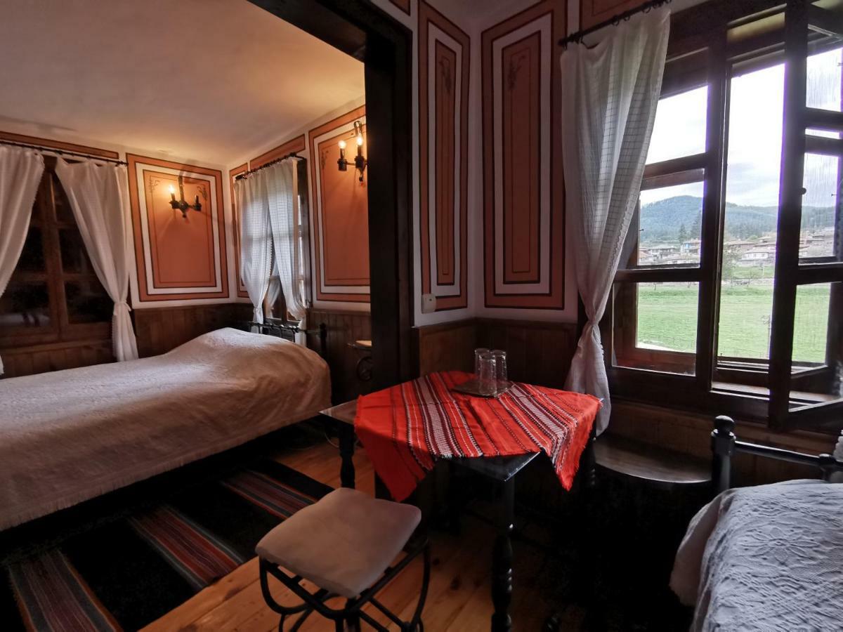 Hadji Neikovi Guest Houses Koprivshtitsa Esterno foto