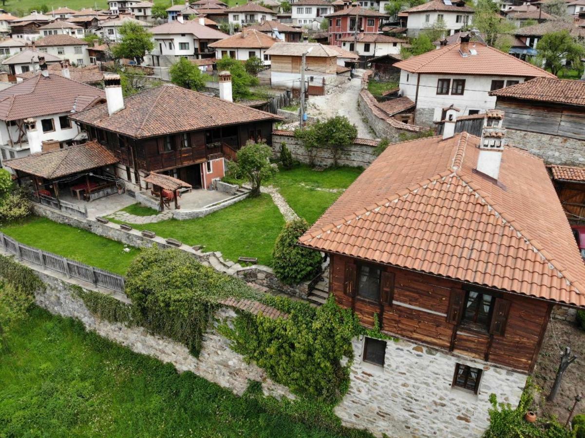 Hadji Neikovi Guest Houses Koprivshtitsa Esterno foto