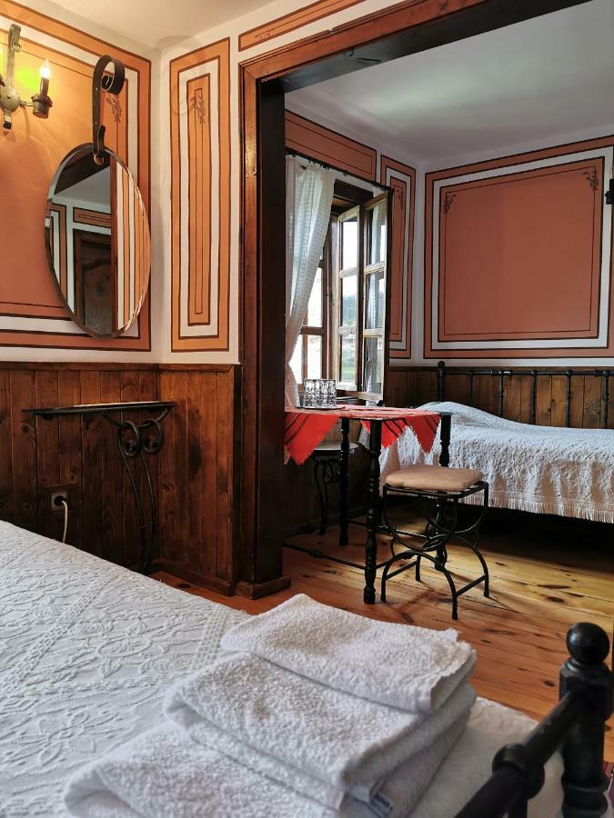 Hadji Neikovi Guest Houses Koprivshtitsa Esterno foto