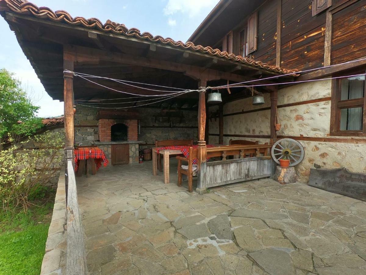 Hadji Neikovi Guest Houses Koprivshtitsa Esterno foto