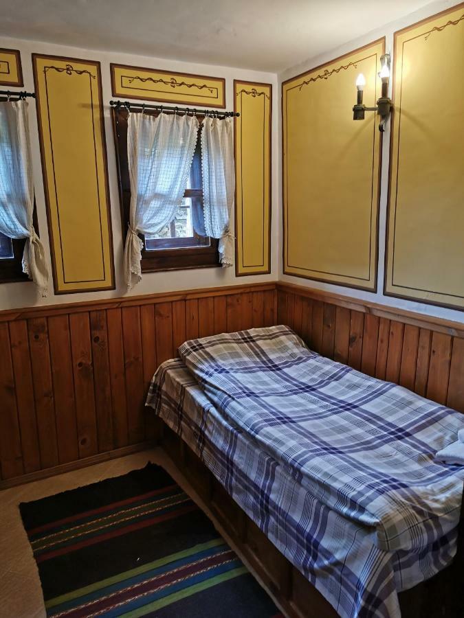 Hadji Neikovi Guest Houses Koprivshtitsa Esterno foto
