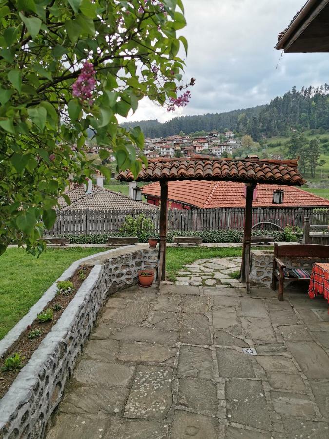 Hadji Neikovi Guest Houses Koprivshtitsa Esterno foto