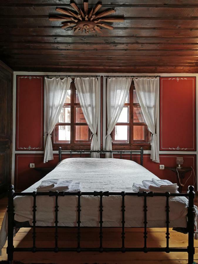 Hadji Neikovi Guest Houses Koprivshtitsa Esterno foto