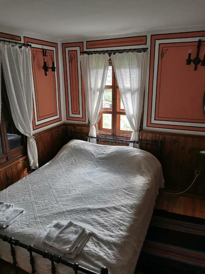 Hadji Neikovi Guest Houses Koprivshtitsa Esterno foto
