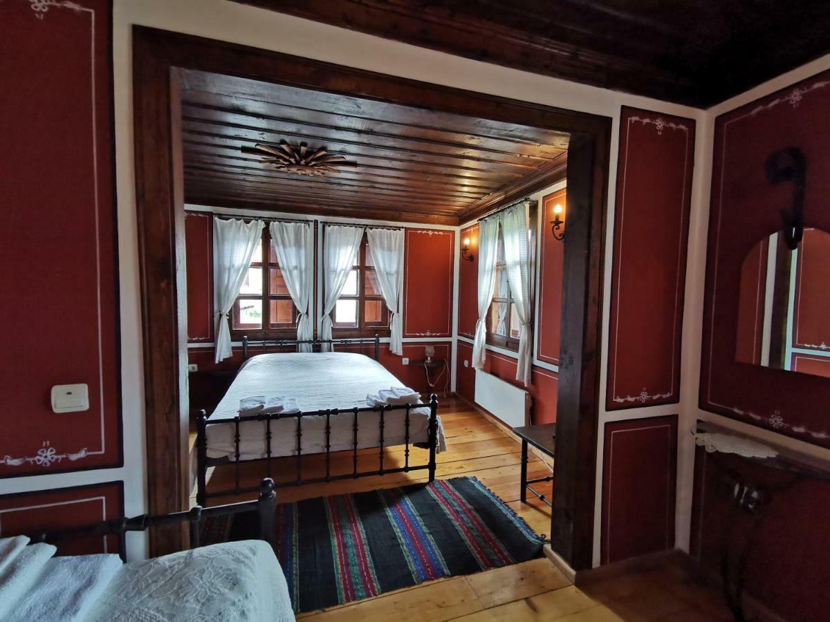 Hadji Neikovi Guest Houses Koprivshtitsa Esterno foto