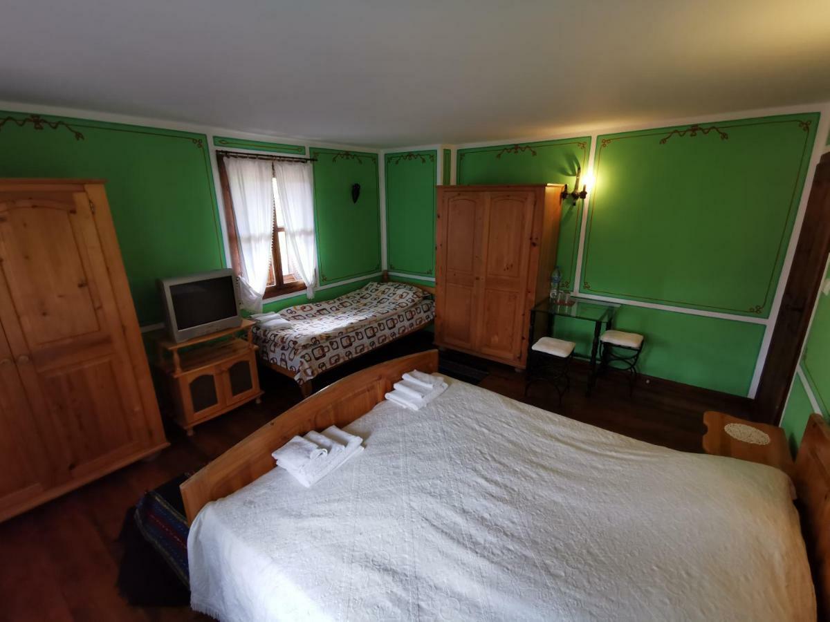 Hadji Neikovi Guest Houses Koprivshtitsa Esterno foto